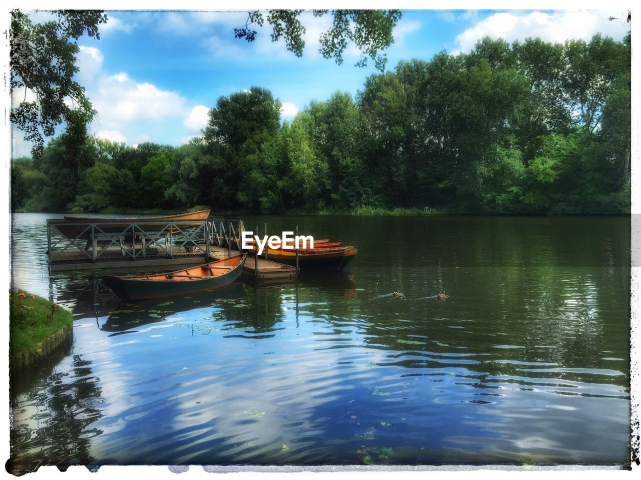 SCENIC VIEW OF LAKE