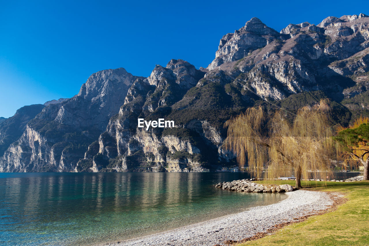 Panoramic view of lake garda