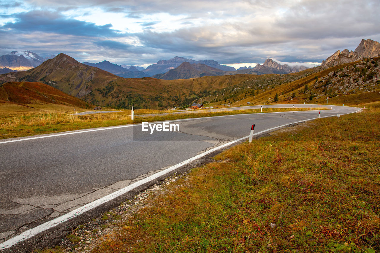 ROAD LEADING TOWARDS MOUNTAINS