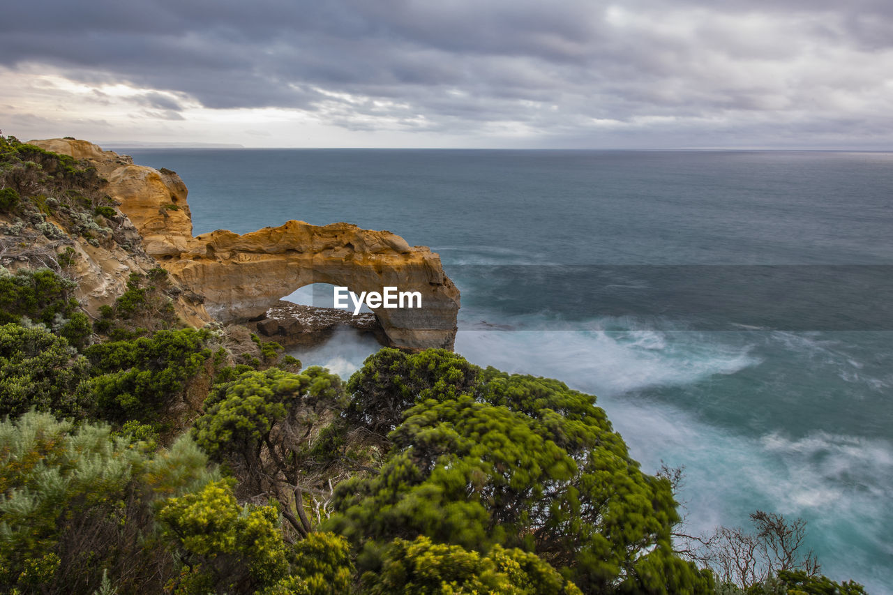 The arch at port campbell national park in south australia