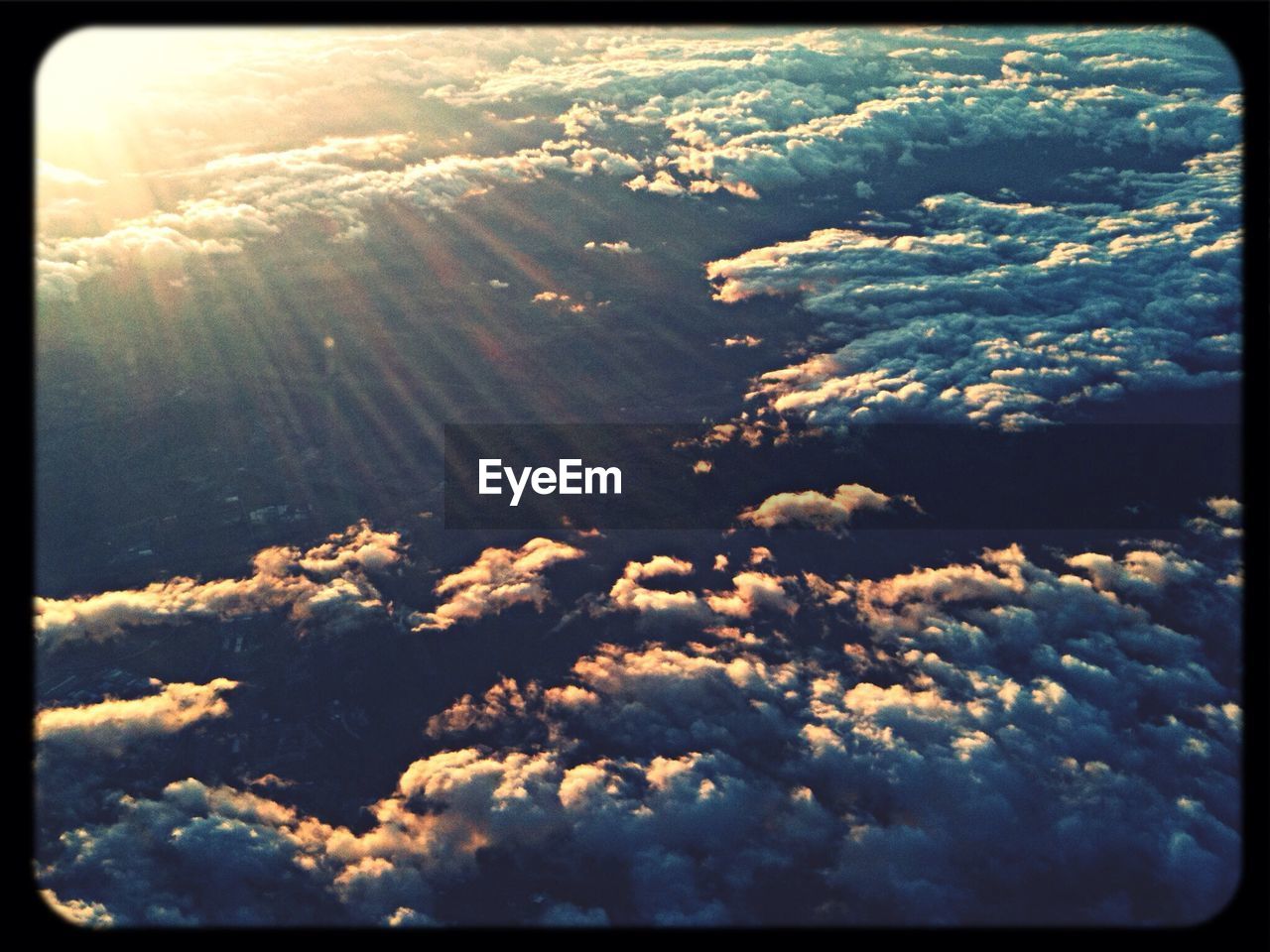 AERIAL VIEW OF LANDSCAPE AGAINST SKY