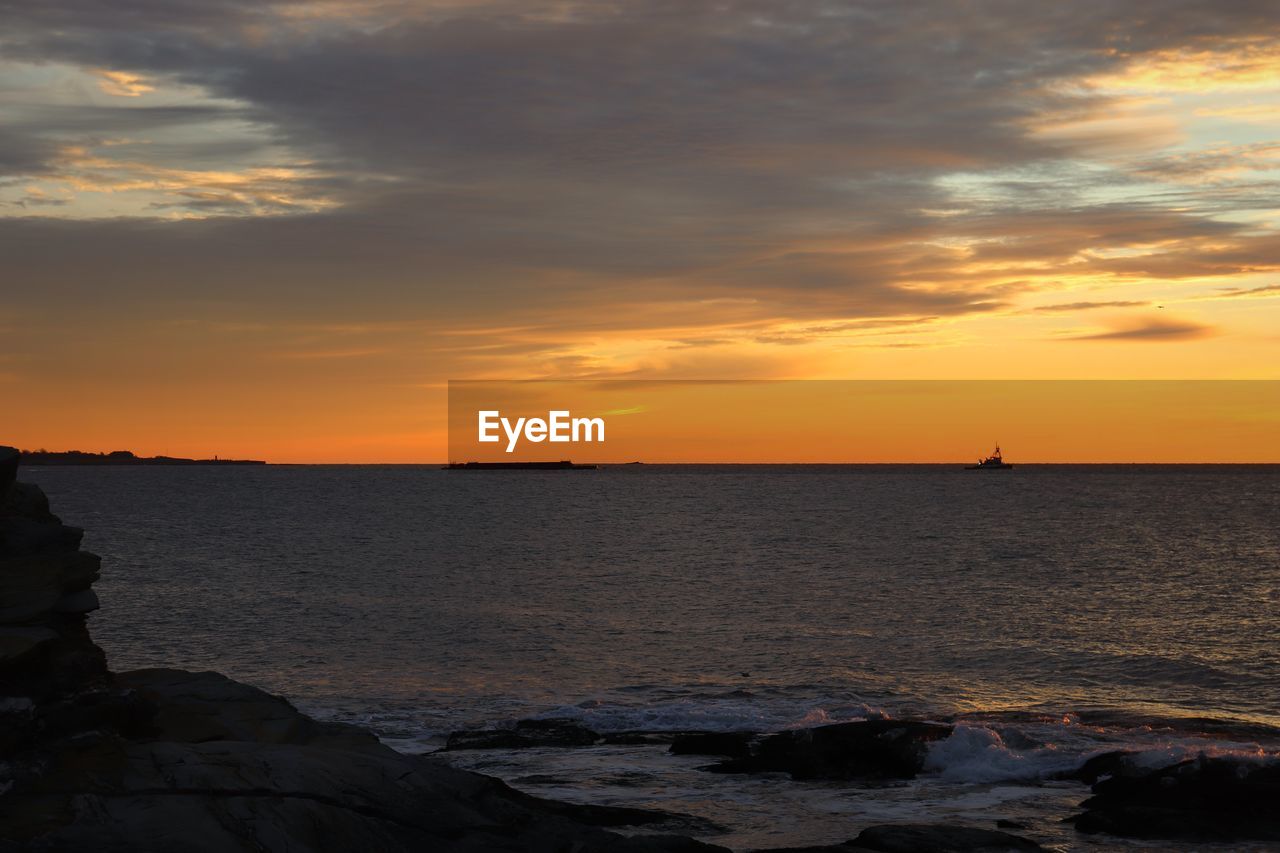 Sunrise scenery at the mouth of narragansett bay
