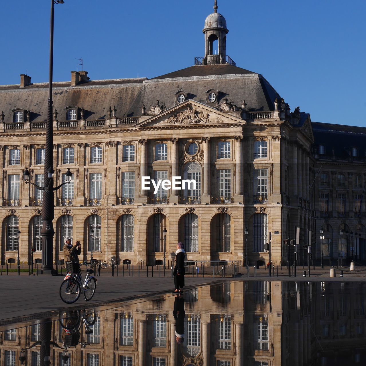 VIEW OF BUILDING IN CITY