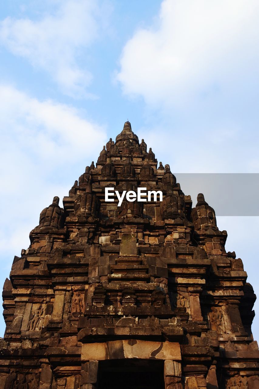 LOW ANGLE VIEW OF TEMPLE AGAINST SKY