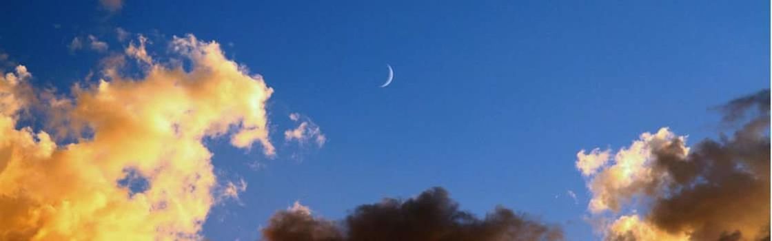 LOW ANGLE VIEW OF CLOUDS IN BLUE SKY