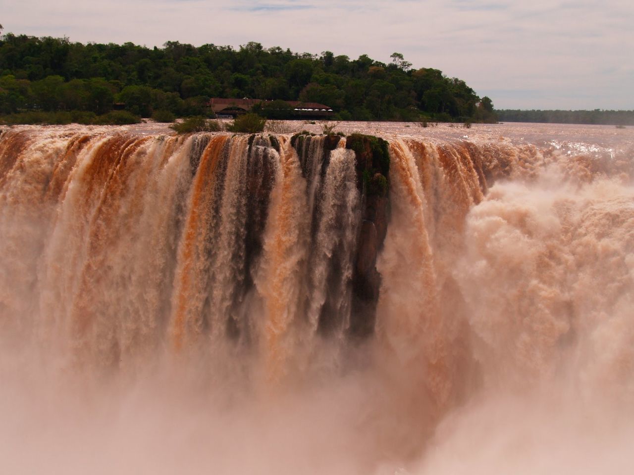 PANORAMIC VIEW OF WATERFALL