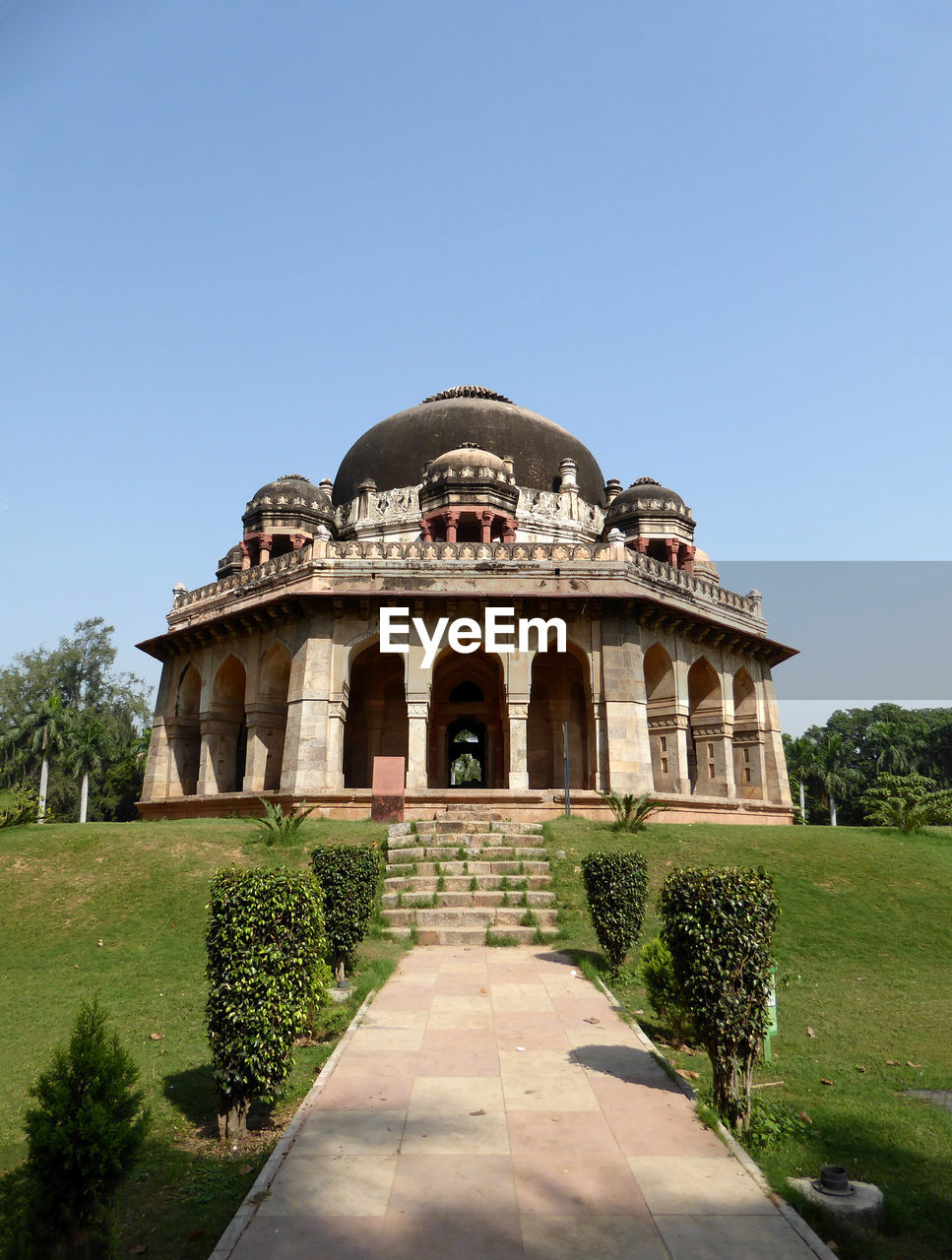 VIEW OF BUILDING AGAINST CLEAR SKY