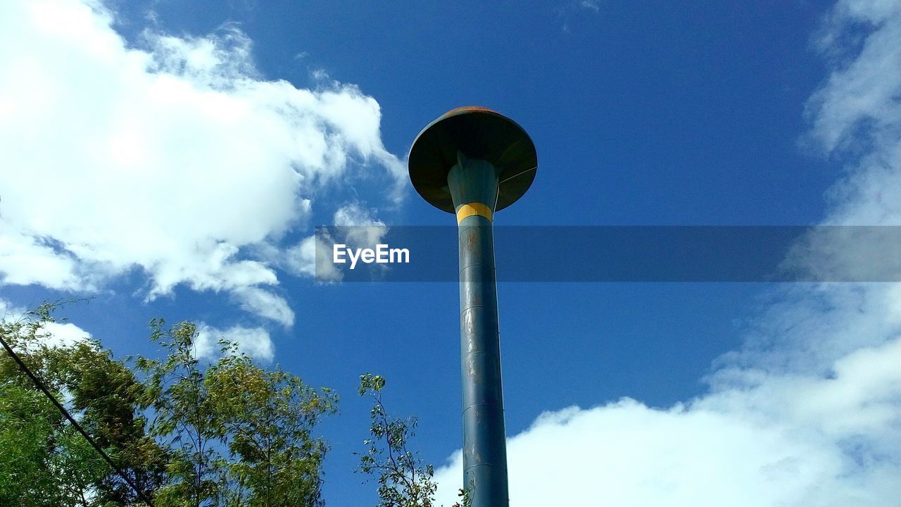 LOW ANGLE VIEW OF TREES AGAINST SKY