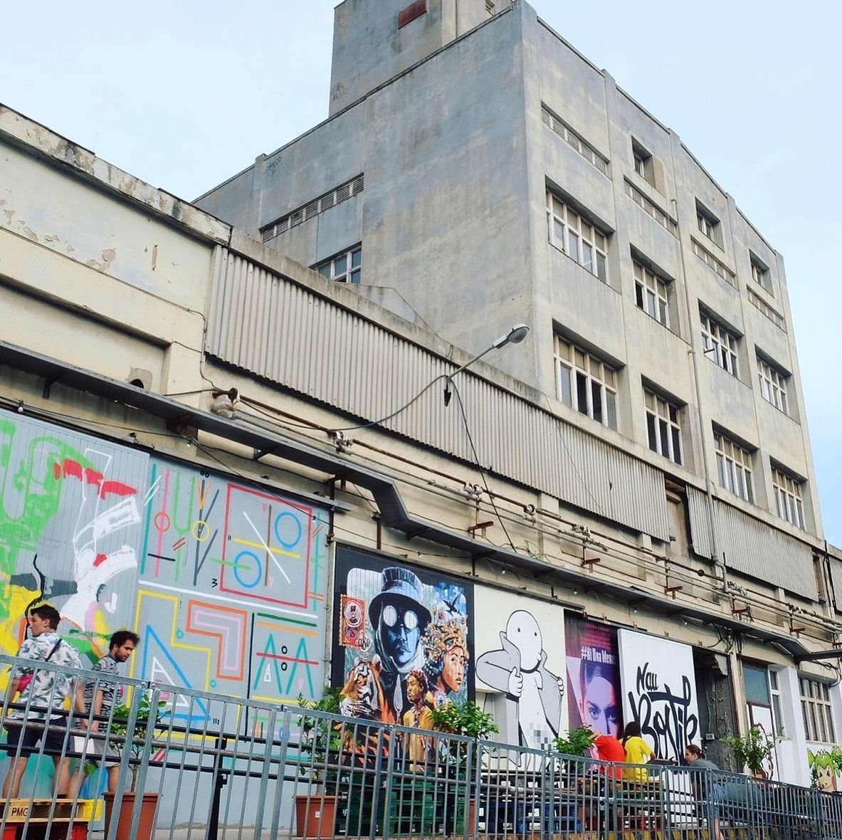 LOW ANGLE VIEW OF GRAFFITI ON BUILDING