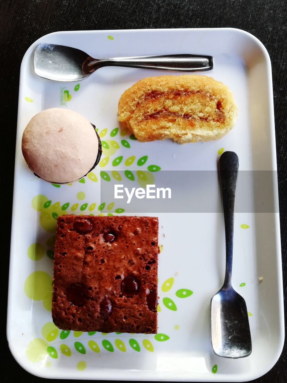 CLOSE-UP OF CAKE SERVED IN PLATE