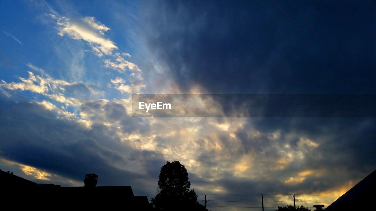 LOW ANGLE VIEW OF SKY AT NIGHT