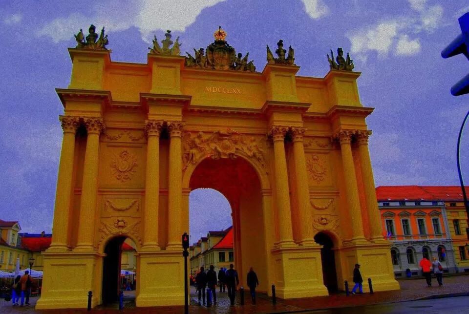 LOW ANGLE VIEW OF MONUMENT