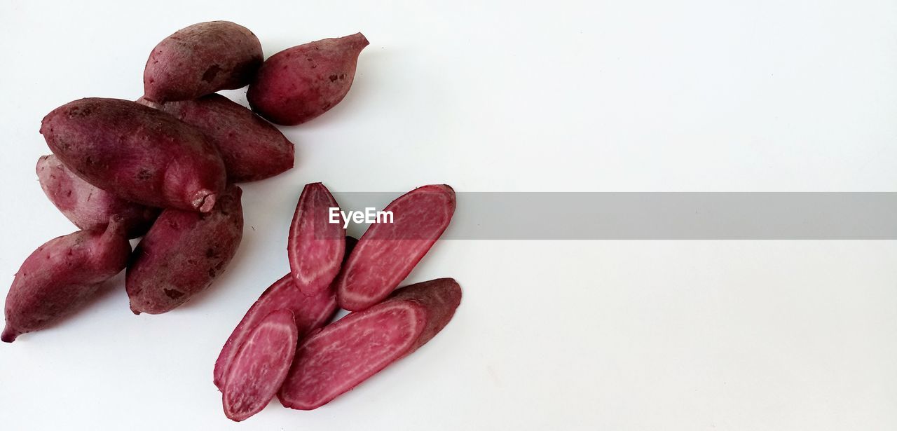 HIGH ANGLE VIEW OF STRAWBERRIES