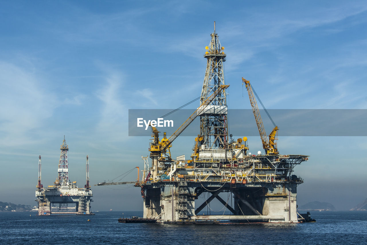 Marine oil extraction platform in guanabara bay, rio de janeir, brazil