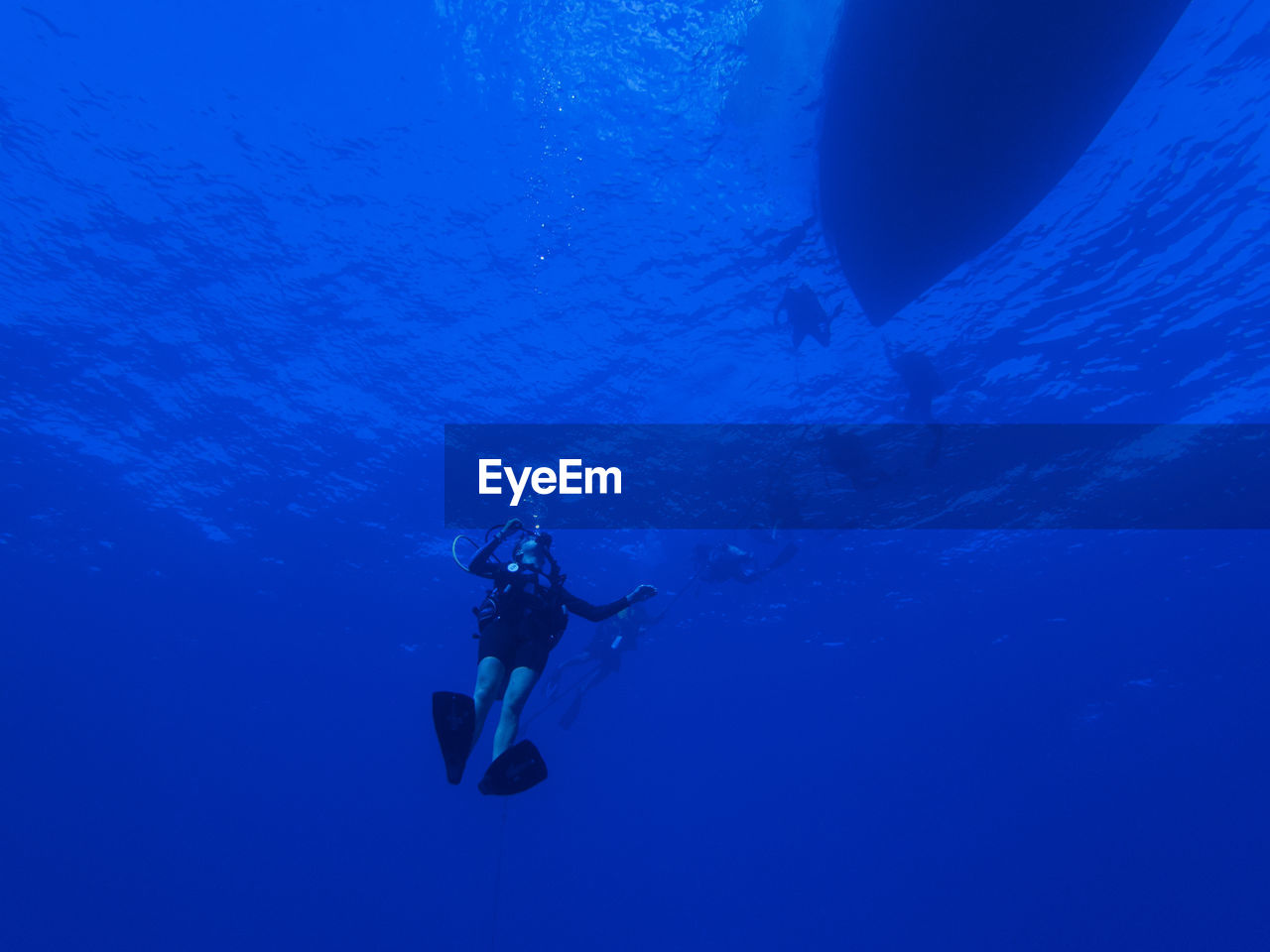 Man scuba diving in sea