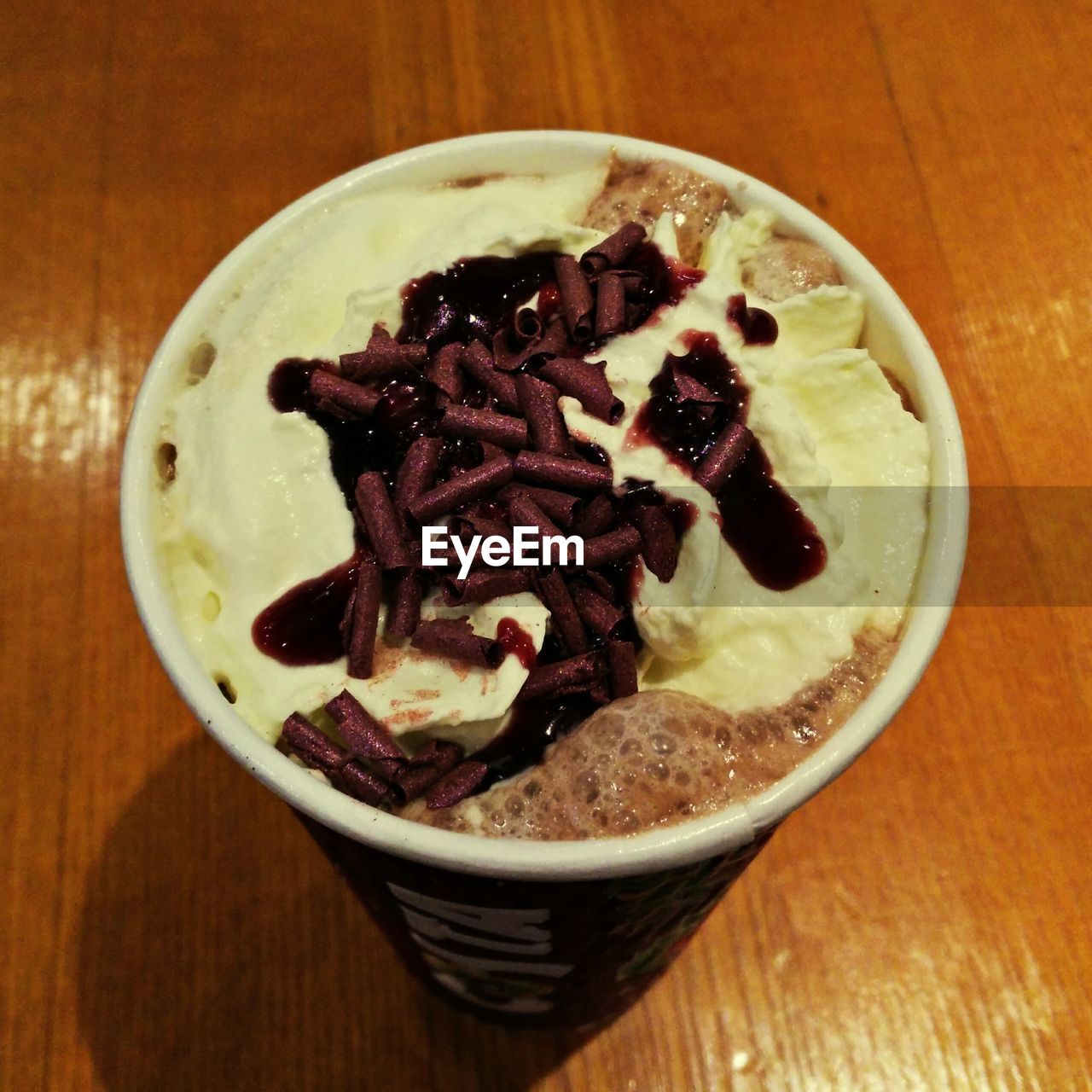 CLOSE-UP OF ICE CREAM IN PLATE