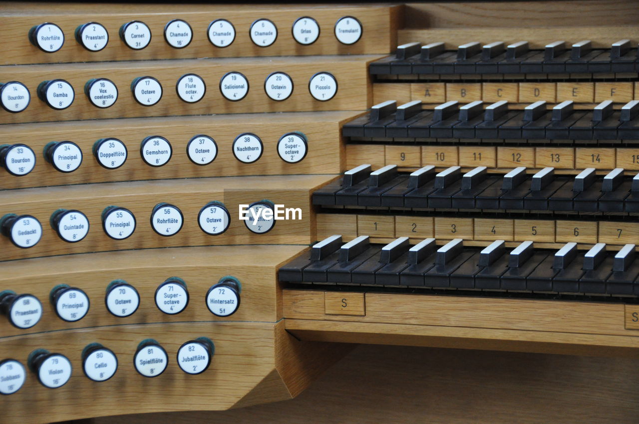 Row of organ
