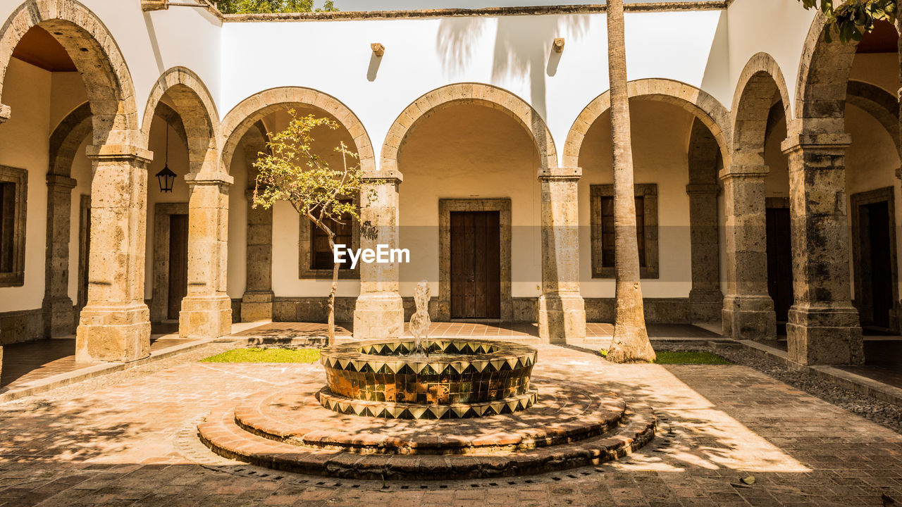 Courtyard of the cabanas cultural institute with its vaulted corridors, arches and a fountain