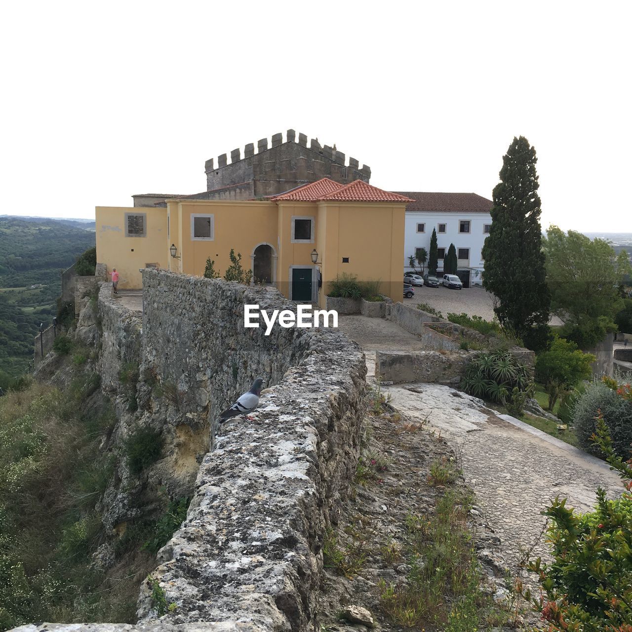 VIEW OF BUILT STRUCTURE AGAINST CLEAR SKY