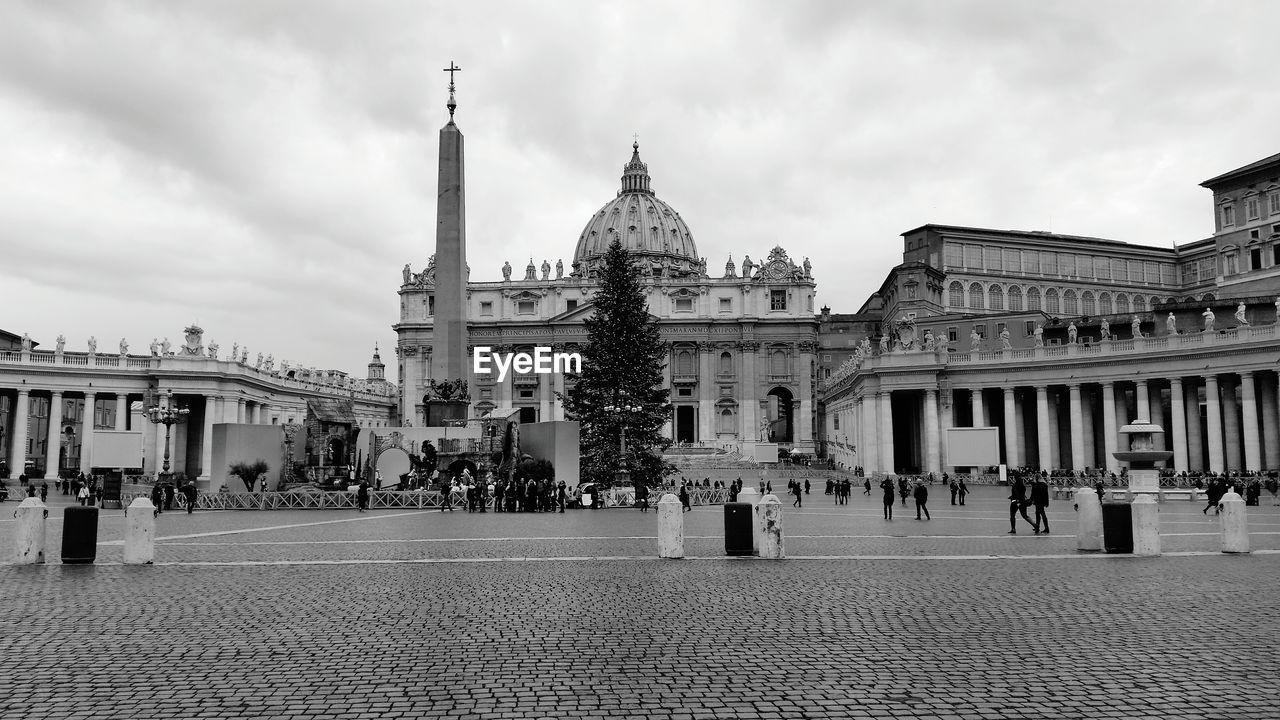 Tourists at st peter basilica church