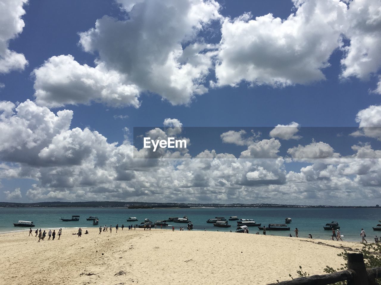 PANORAMIC VIEW OF SEA AGAINST SKY