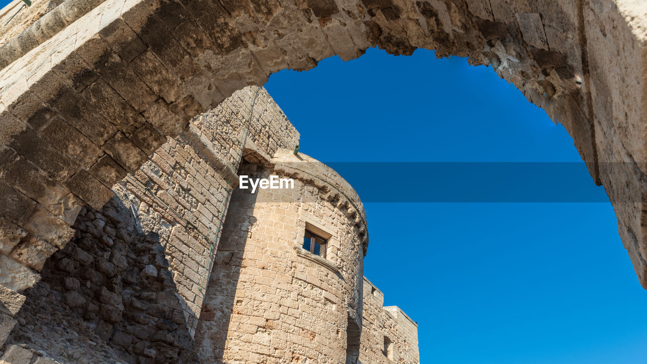 LOW ANGLE VIEW OF OLD RUIN BUILDING