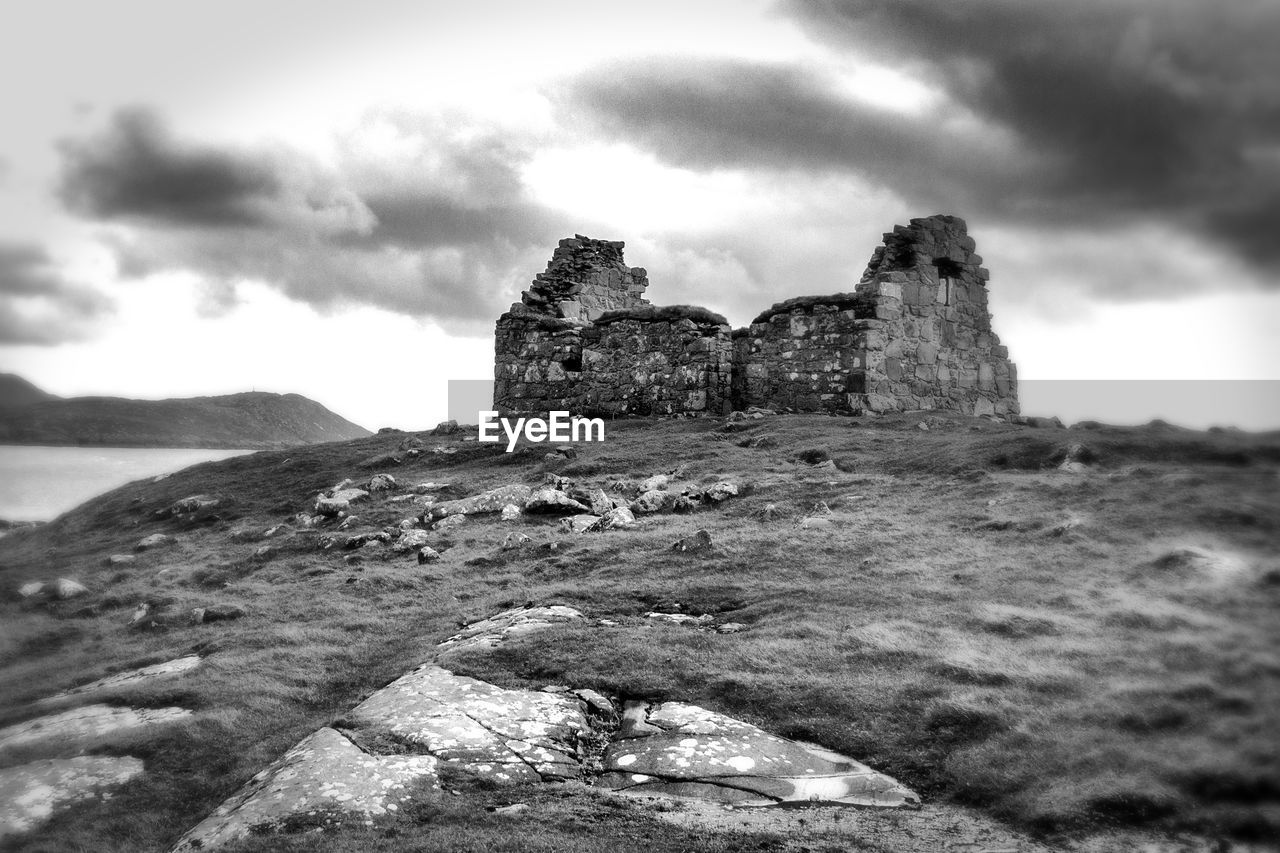 CASTLE AGAINST ROCK FORMATION