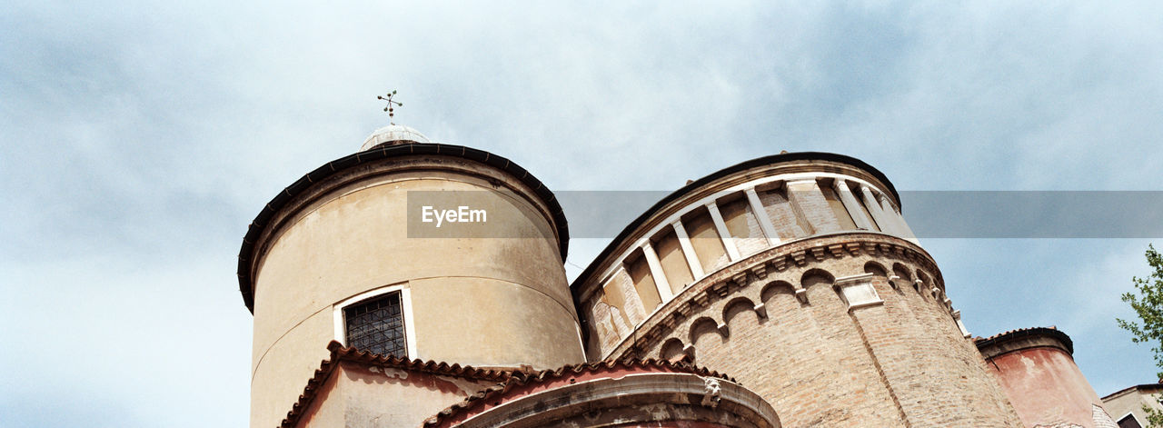 LOW ANGLE VIEW OF BELL TOWER AGAINST SKY