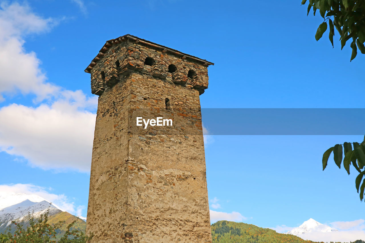 LOW ANGLE VIEW OF CASTLE AGAINST SKY