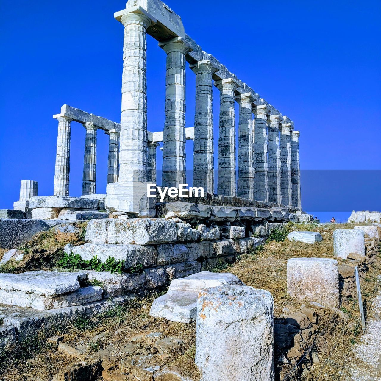 LOW ANGLE VIEW OF HISTORICAL BUILDING AGAINST SKY