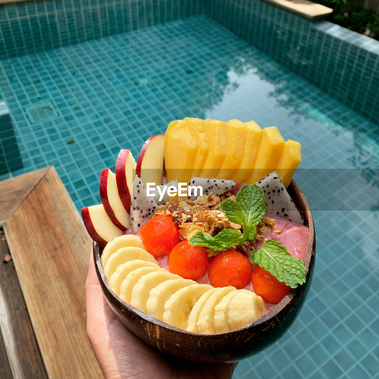 HIGH ANGLE VIEW OF MEAL SERVED IN PLATE