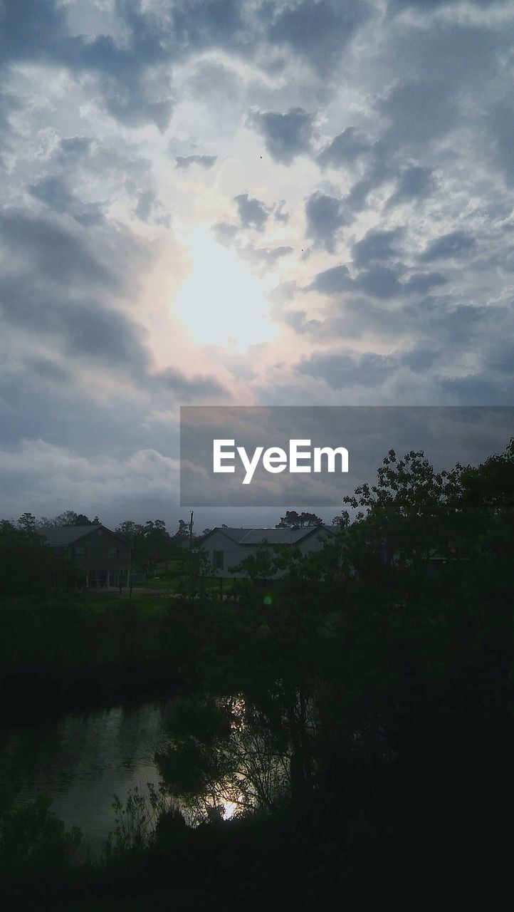 IDYLLIC VIEW OF LANDSCAPE AGAINST SKY