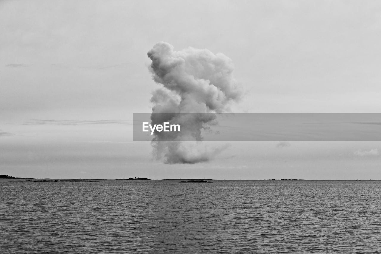 SCENIC VIEW OF SKY OVER SEA