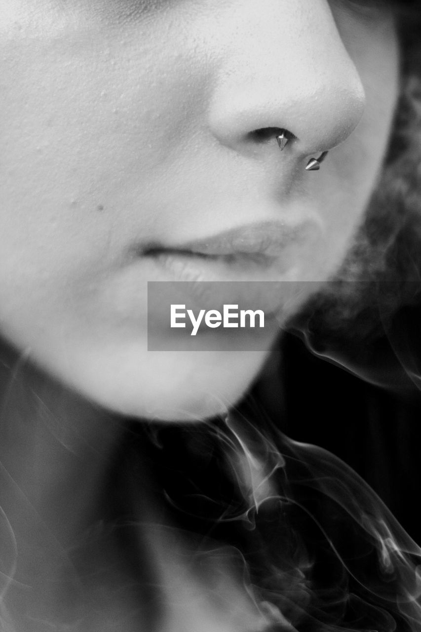 CLOSE-UP PORTRAIT OF BEAUTIFUL WOMAN