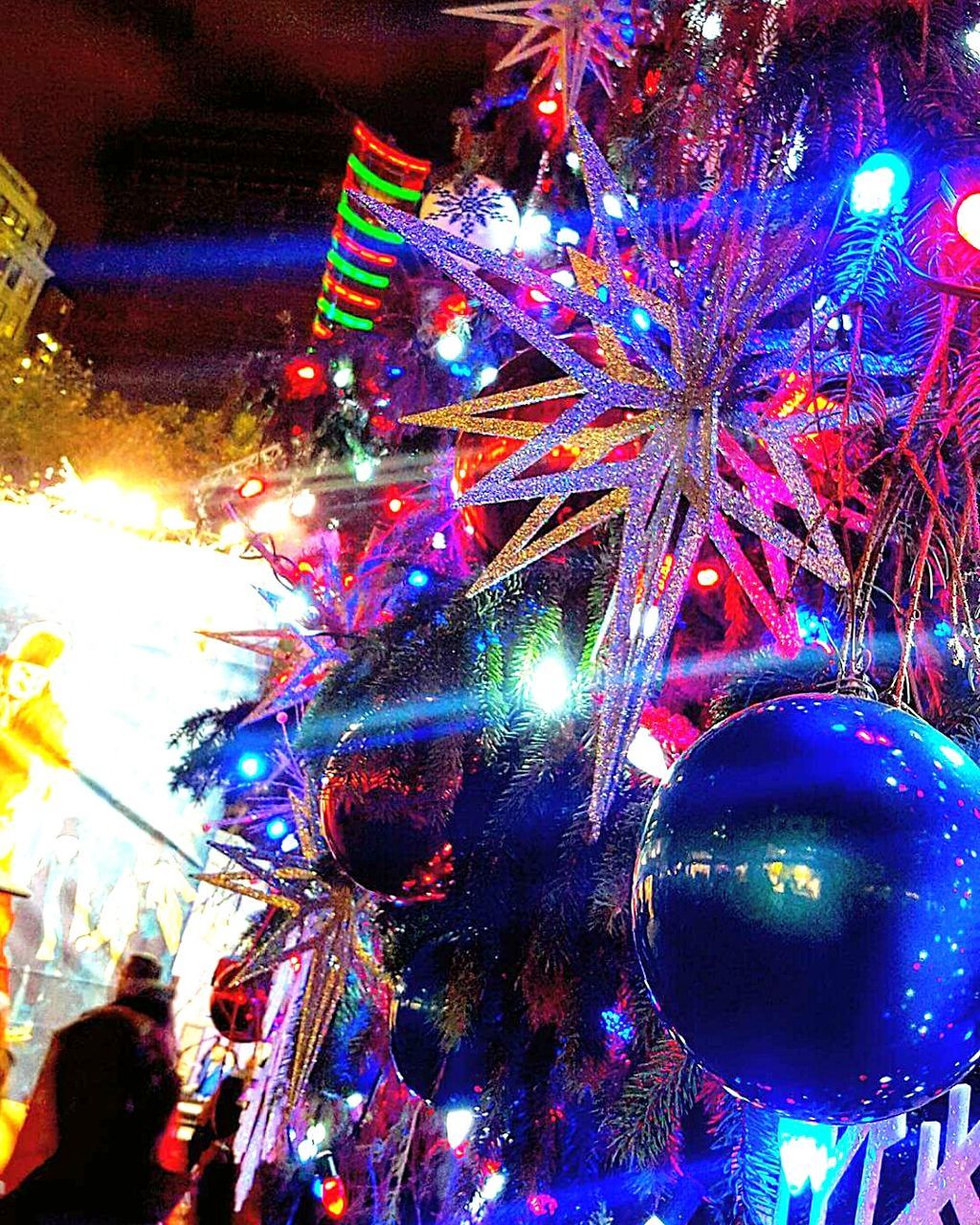 CLOSE-UP OF ILLUMINATED CHRISTMAS DECORATION