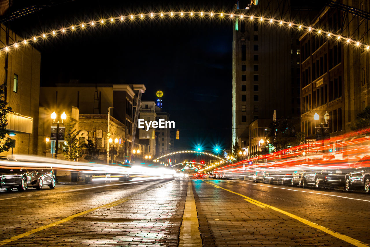 Traffic on city street at night