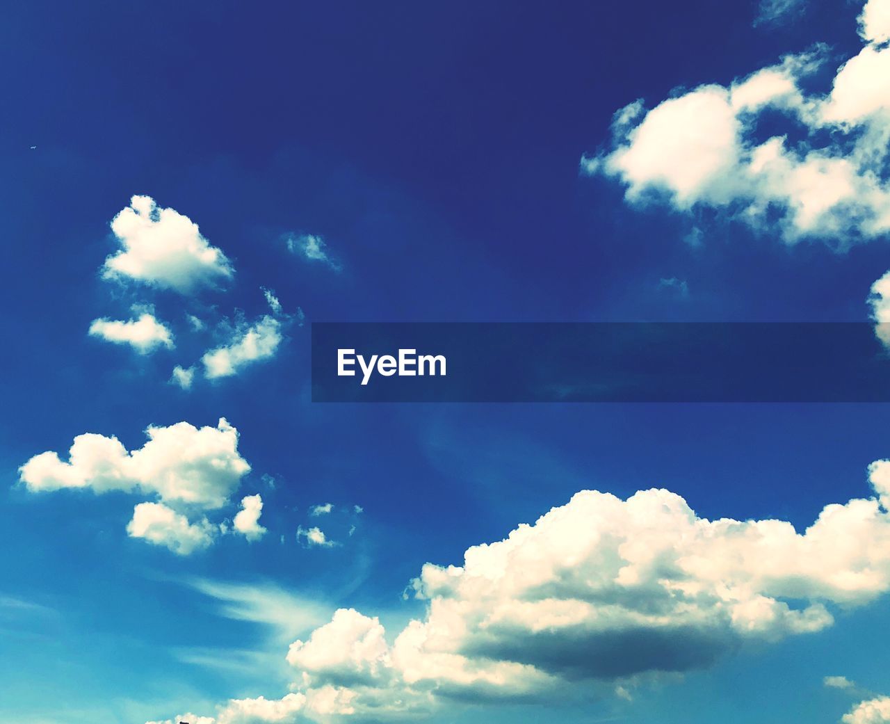 LOW ANGLE VIEW OF CLOUDY SKY
