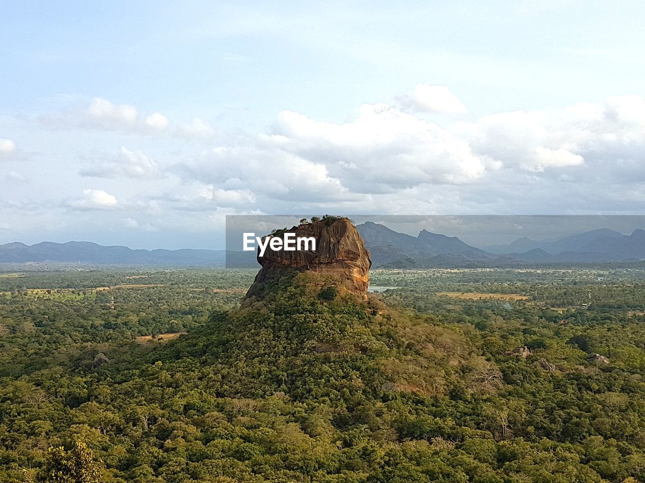 SCENIC VIEW OF ROCK FORMATION AGAINST SKY