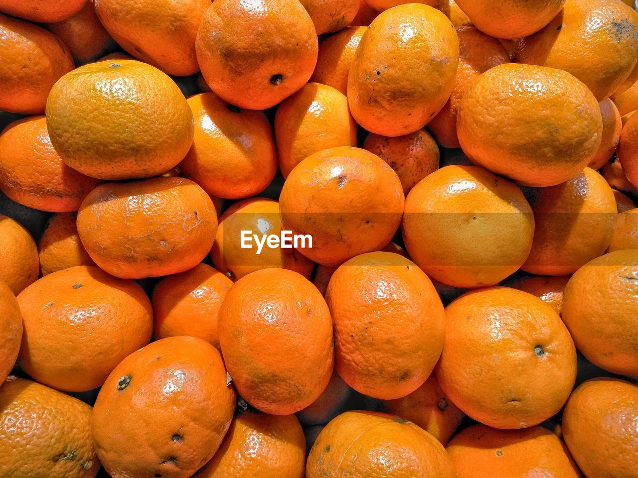 Full frame shot of oranges