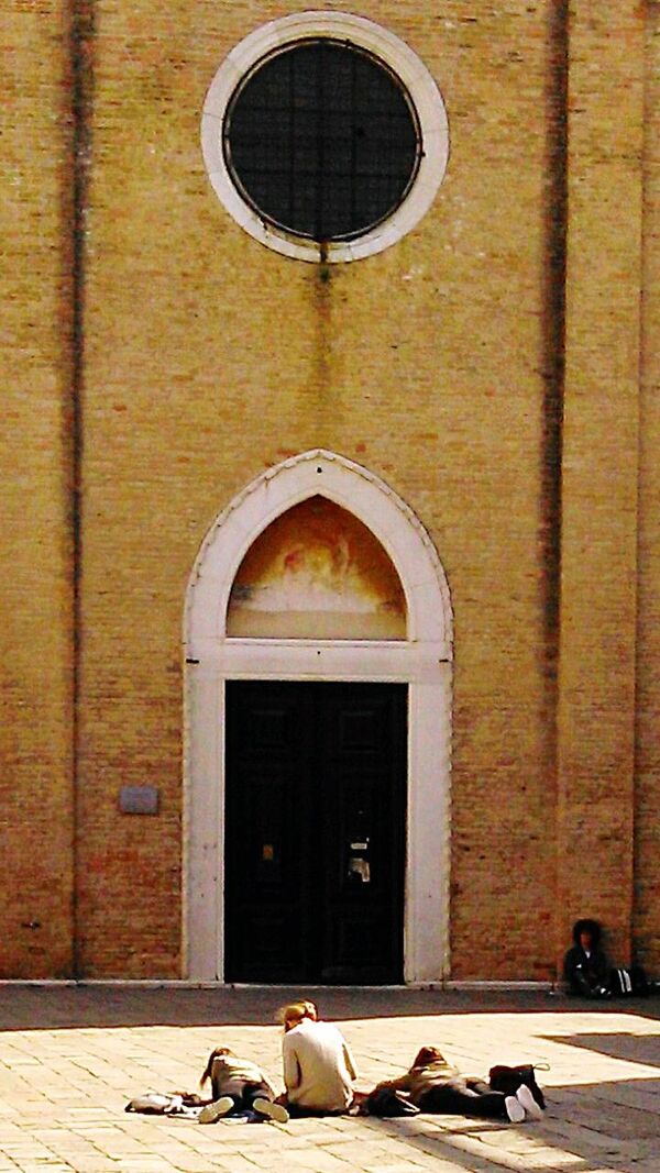 VIEW OF ENTRANCE TO BUILDING