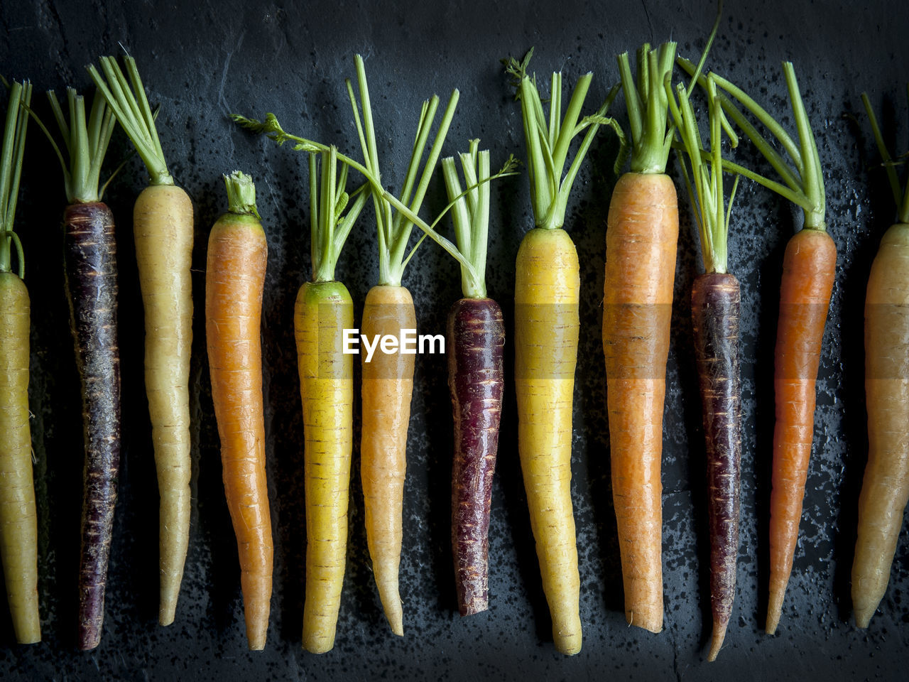 HIGH ANGLE VIEW OF VEGETABLES