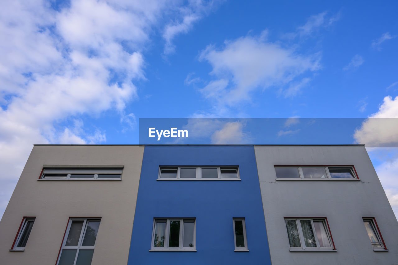 architecture, sky, building exterior, window, built structure, cloud, building, blue, low angle view, facade, no people, nature, house, residential district, outdoors, city, residential area, day