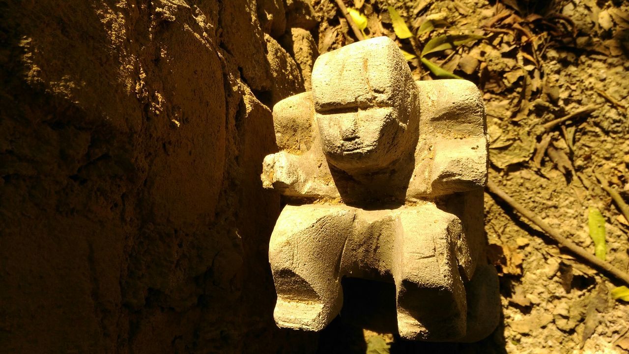 CLOSE-UP STATUE