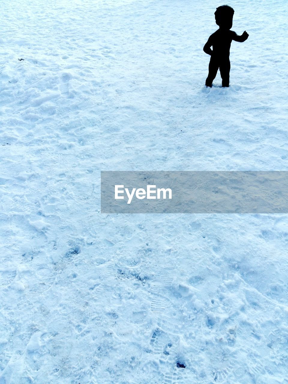 WOMAN STANDING ON THE GROUND