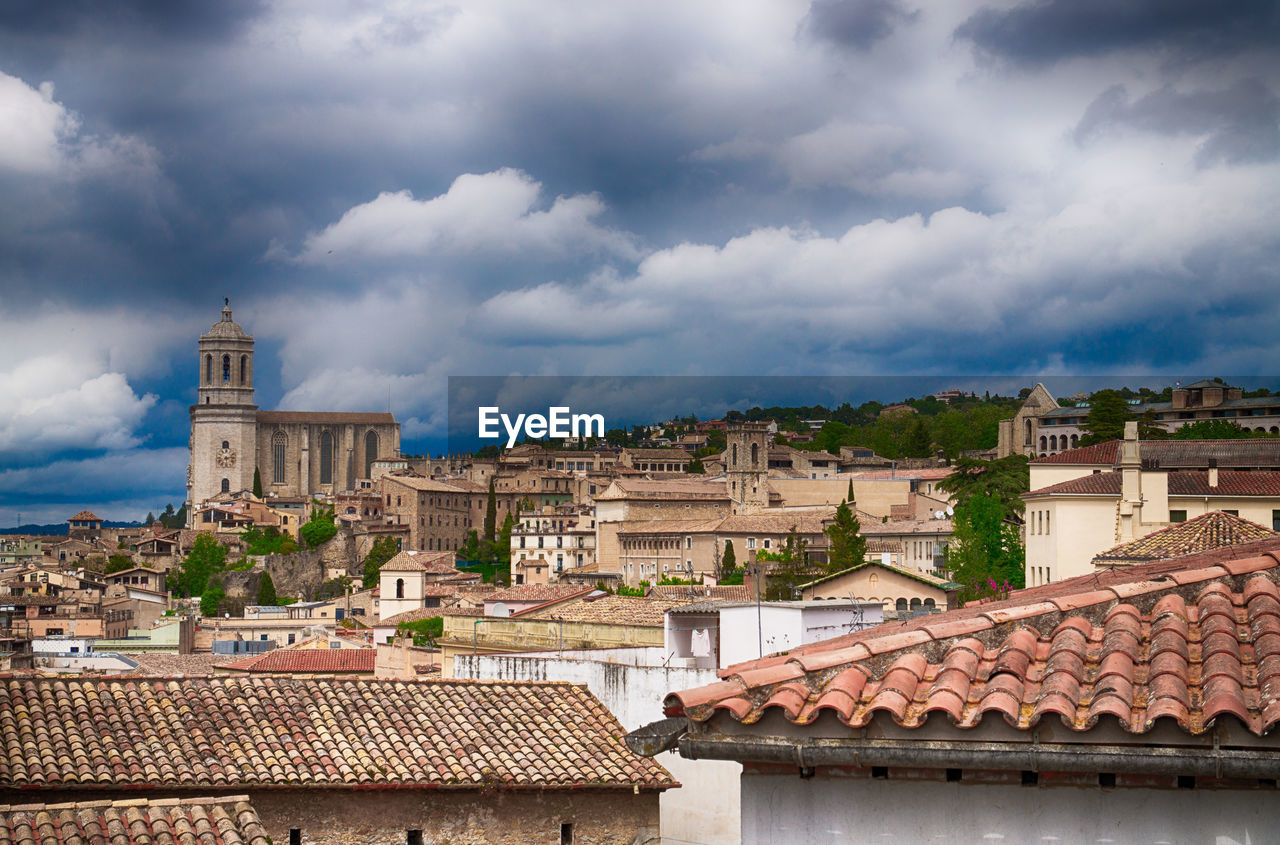 TOWNSCAPE AGAINST SKY