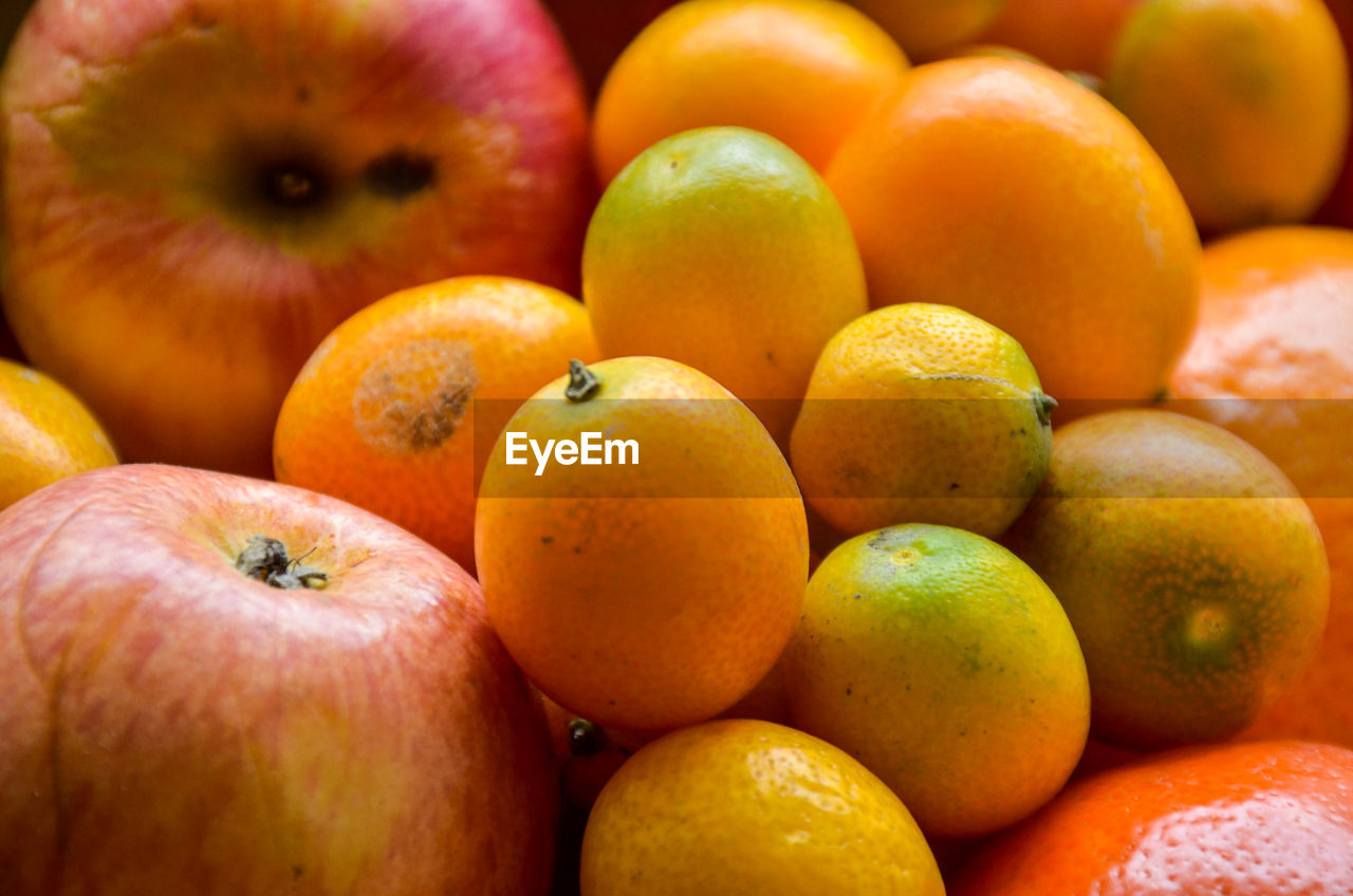 FULL FRAME SHOT OF FRUITS IN MARKET