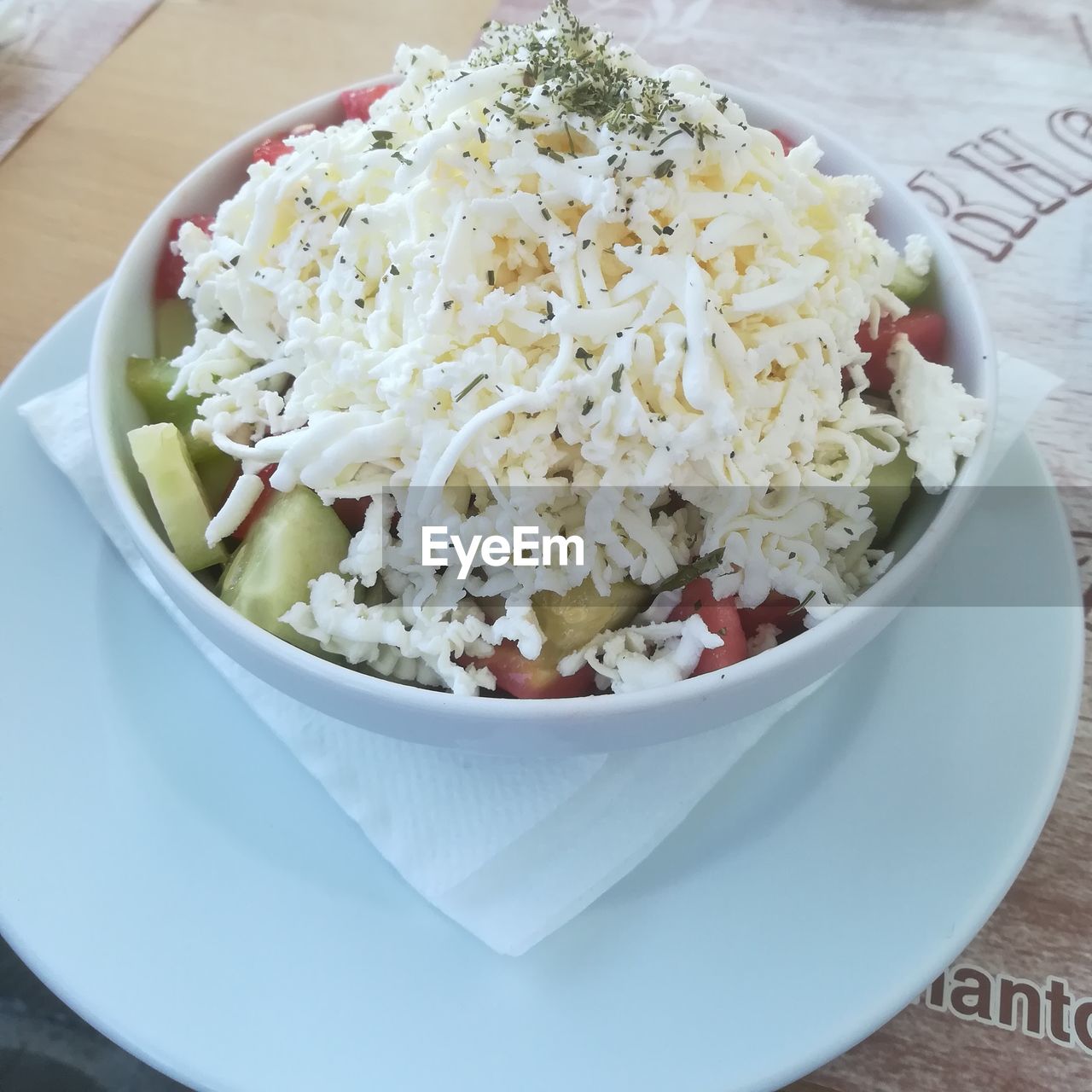 CLOSE-UP OF FOOD IN BOWL