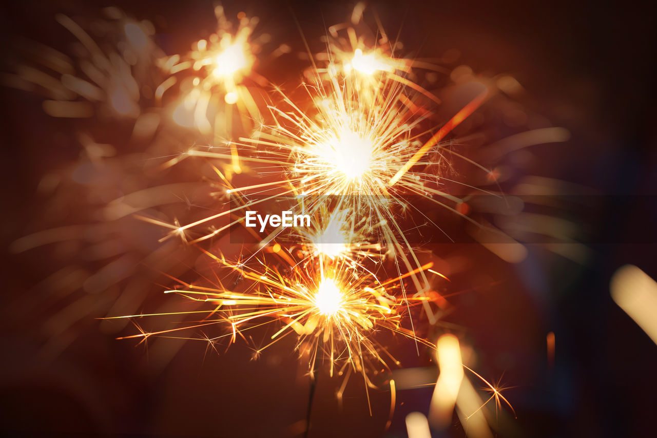 CLOSE-UP OF FIREWORK DISPLAY