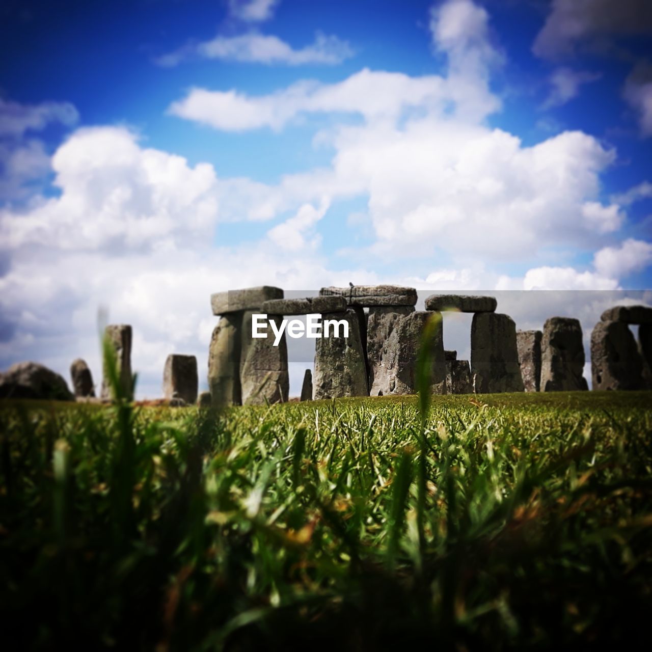 VIEW OF OLD RUINS IN FIELD