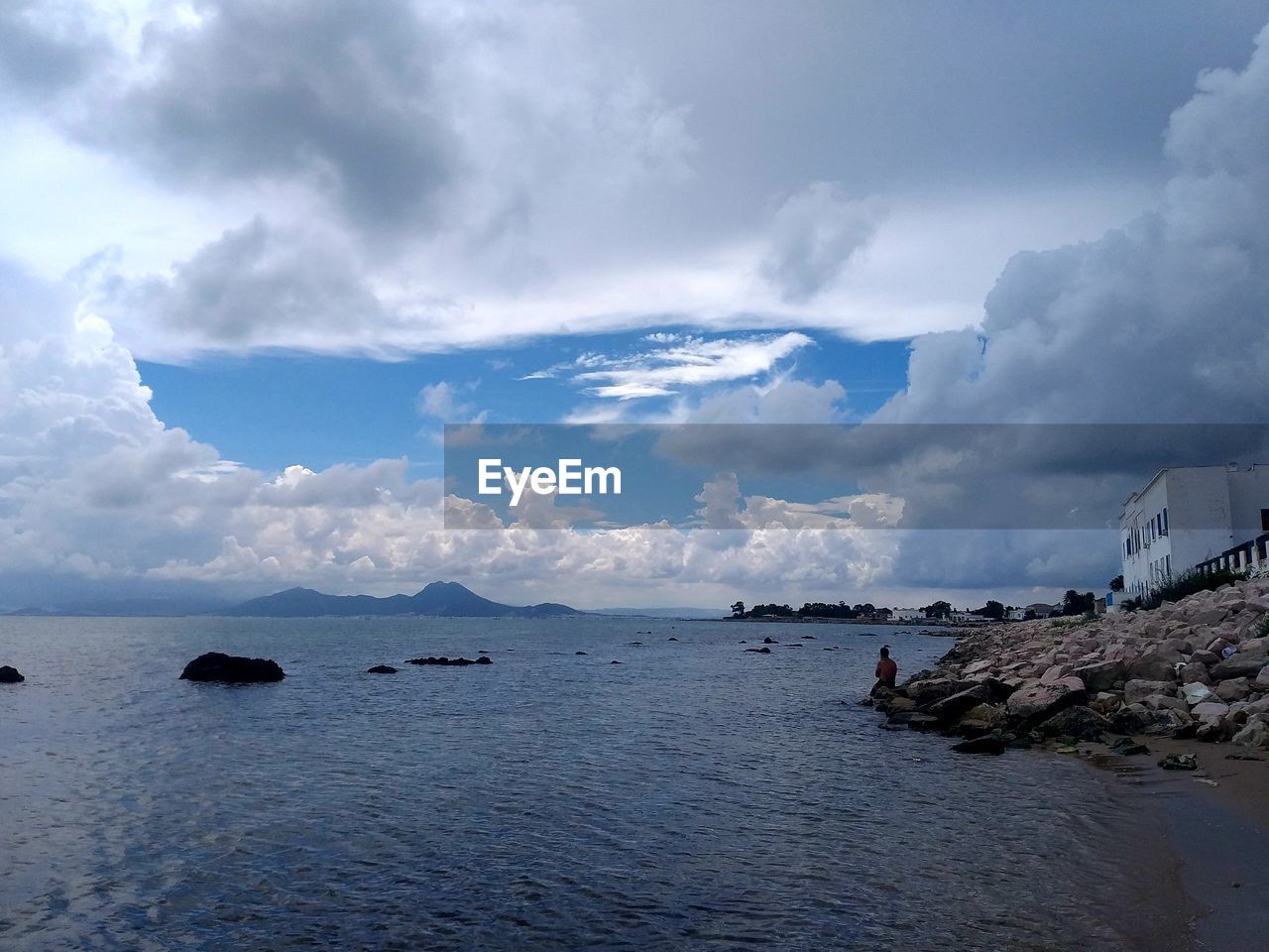 PANORAMIC SHOT OF SEA AGAINST SKY